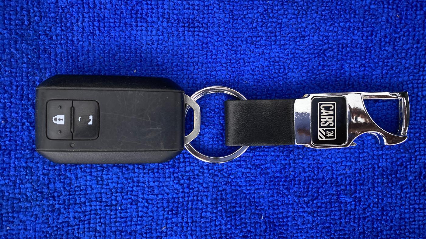 2021 Maruti Baleno ZETA PETROL 1.2, Petrol, Manual, 20,733 km, Key Close Up