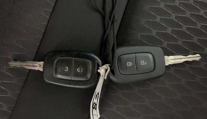 2021 Nissan MAGNITE XL, Petrol, Manual, 63,354 km, Key Close Up