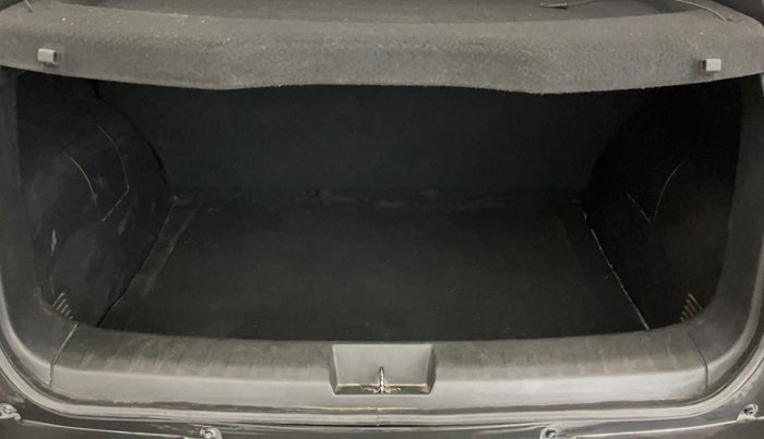 2021 Nissan MAGNITE XL, Petrol, Manual, 63,354 km, Boot Inside