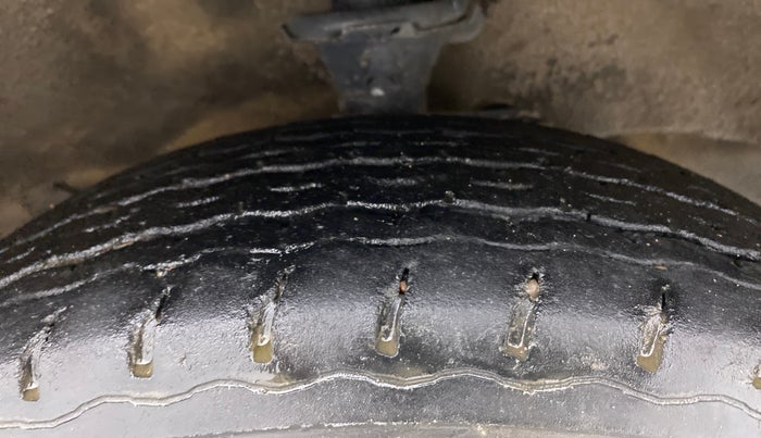 2018 Maruti Eeco 5 STR WITH A/C+HTR, Petrol, Manual, 48,852 km, Right Front Tyre Tread