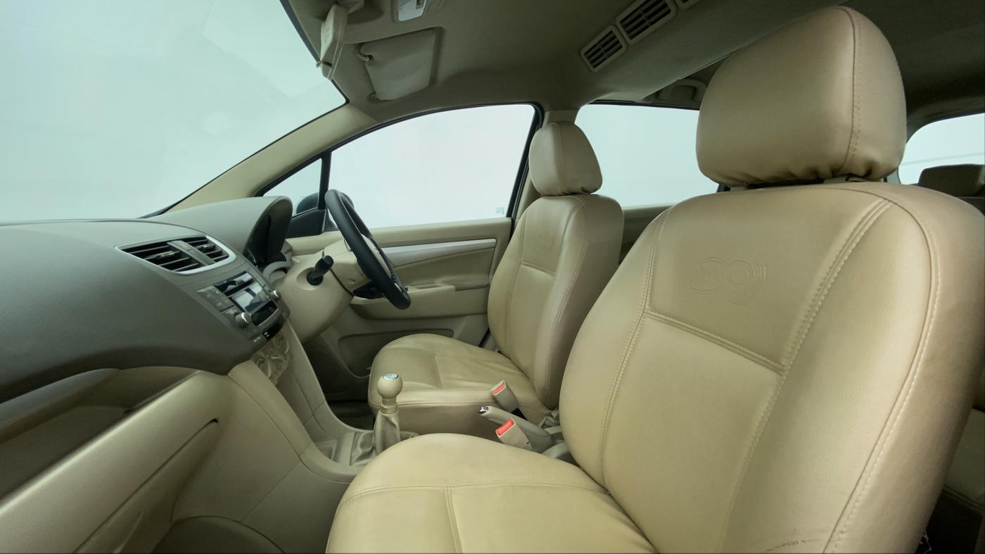 2017 Maruti Ertiga VDI SHVS, Diesel, Manual, 84,977 km, Right Side Front Door Cabin View