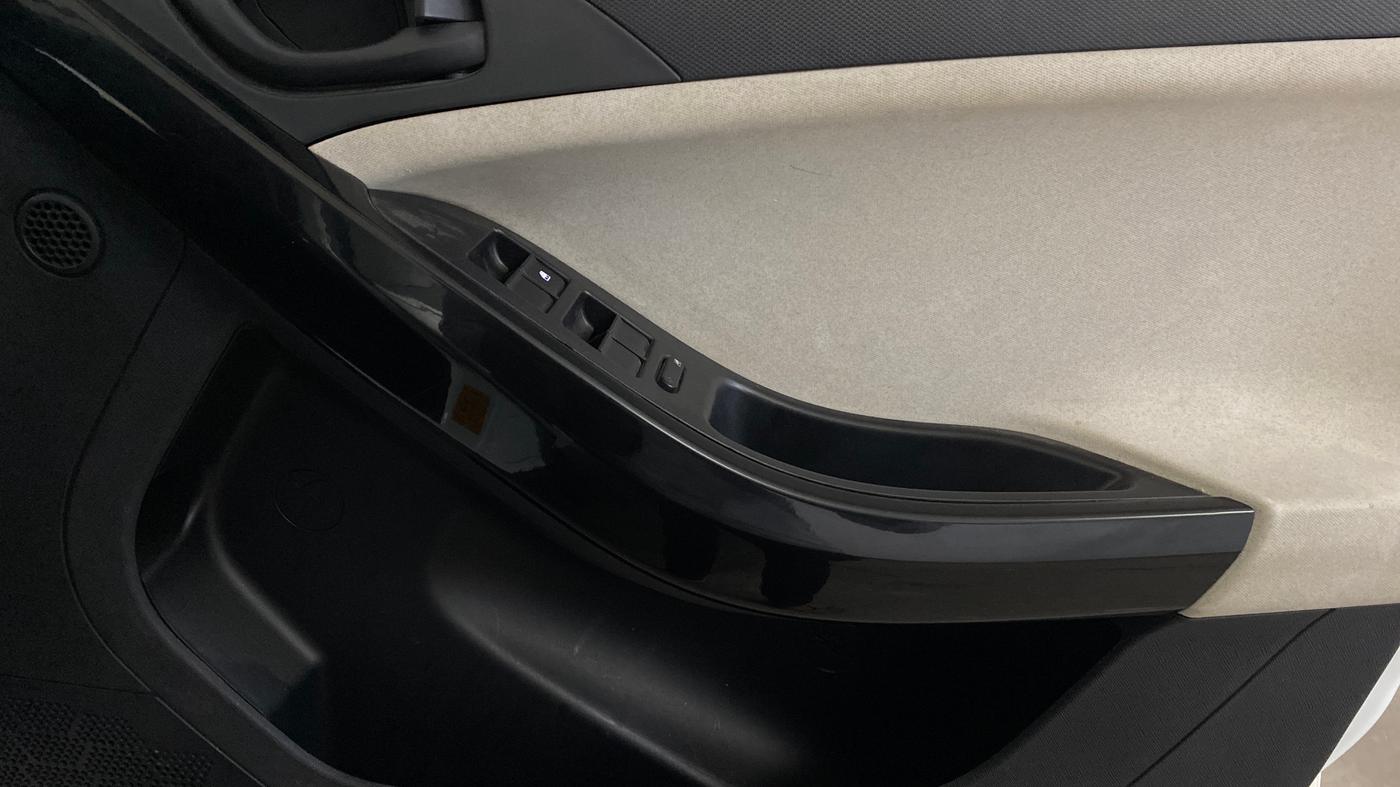 2024 Tata Curvv Creative 1.2 Petrol 7DCA, Petrol, Automatic, 14,773 km, Driver Side Door Panels Control