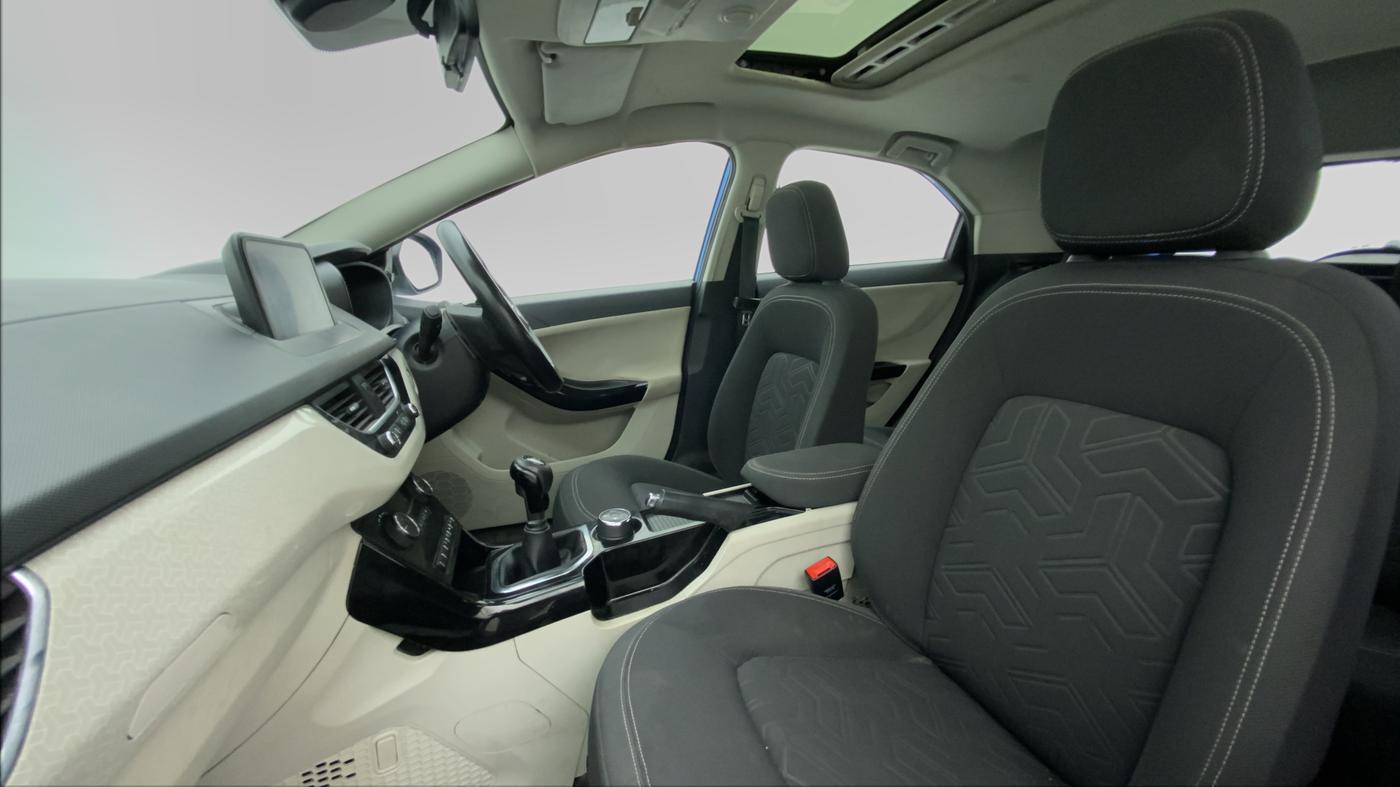 2020 Tata NEXON XZ+ OPT PETROL, Petrol, Manual, 22,652 km, Right Side Front Door Cabin