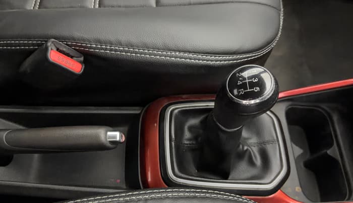 2017 Maruti IGNIS ZETA 1.2, Petrol, Manual, 46,982 km, Gear Lever