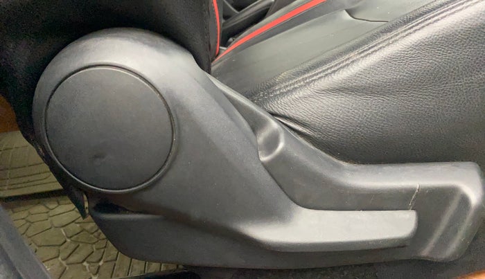 2021 Maruti Swift LXI, Petrol, Manual, 38,345 km, Driver Side Adjustment Panel