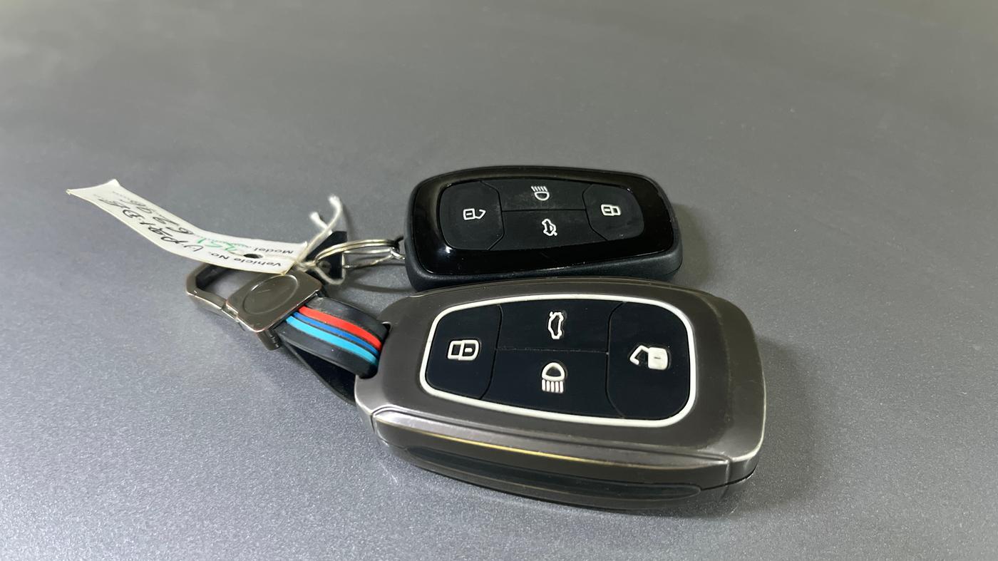 2023 Tata NEXON CREATIVE+ AMT 1.2 PETROL, Petrol, Automatic, 56,953 km, Key Close Up