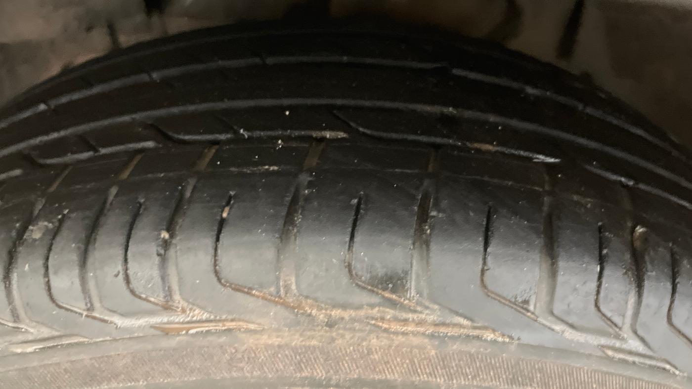 2023 Tata NEXON CREATIVE+ AMT 1.2 PETROL, Petrol, Automatic, 56,953 km, Left Front Tyre Tread