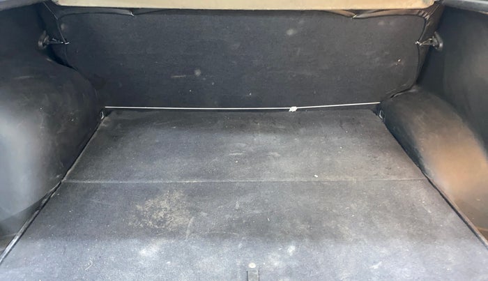 2016 Hyundai Creta SX 1.6 DIESEL, Diesel, Manual, 1,05,748 km, Boot Inside