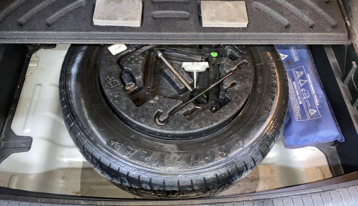 2016 Hyundai Creta SX 1.6 DIESEL, Diesel, Manual, 1,05,748 km, Spare Tyre