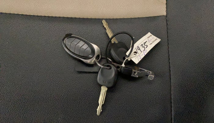 2018 Hyundai Xcent E+, Petrol, Manual, 42,007 km, Key Close Up