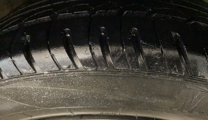 2018 Hyundai Xcent E+, Petrol, Manual, 42,007 km, Right Front Tyre Tread
