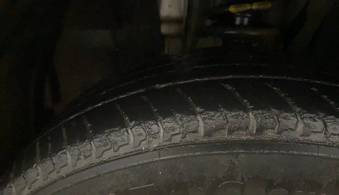 2021 Nissan MAGNITE XV PREMIUM, Petrol, Manual, 89,089 km, Left Front Tyre Tread