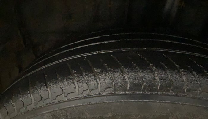 2021 Nissan MAGNITE XV PREMIUM, Petrol, Manual, 89,089 km, Left Rear Tyre Tread