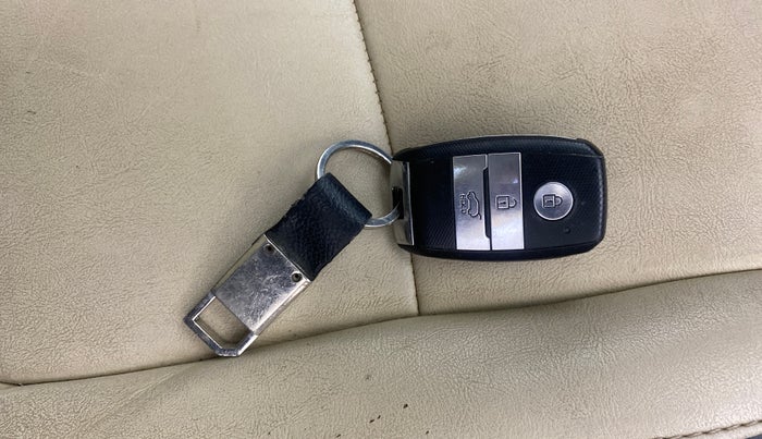 2020 KIA SELTOS HTK PLUS 1.5, Petrol, Manual, 85,984 km, Key Close Up