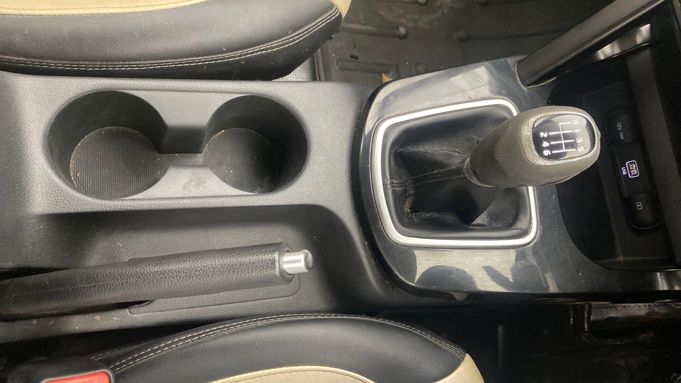 2020 KIA SELTOS HTK PLUS 1.5, Petrol, Manual, 85,984 km, Gear Lever