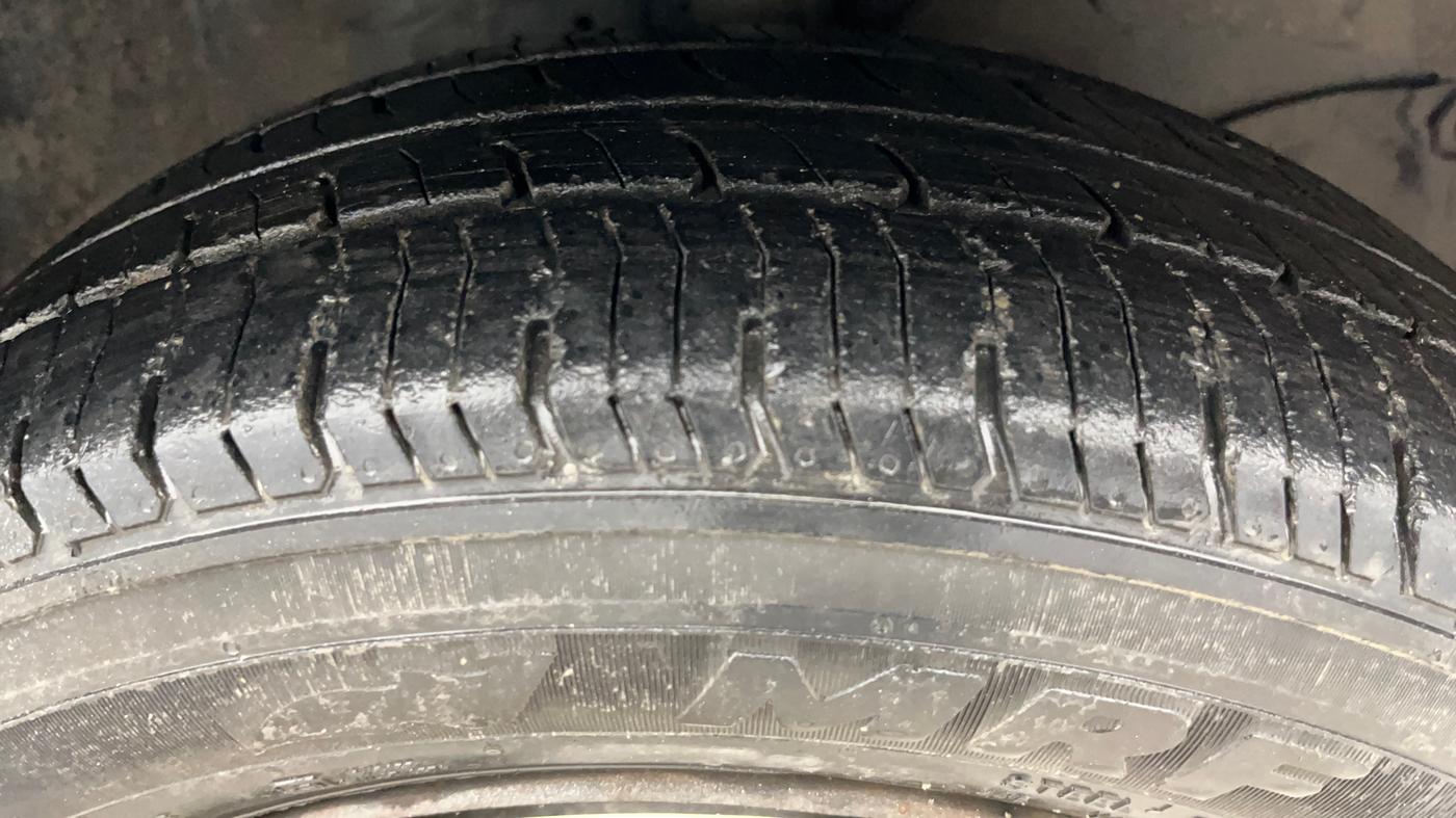 2014 Honda Brio S MT, Petrol, Manual, 83,405 km, Right Front Tyre Tread