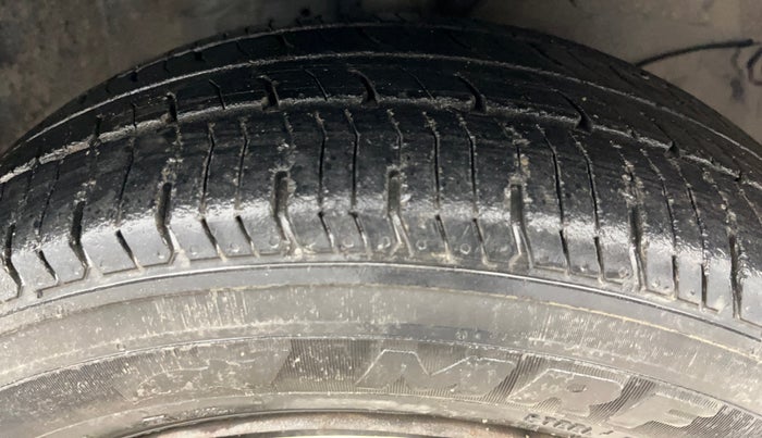 2014 Honda Brio S MT, Petrol, Manual, 83,652 km, Right Front Tyre Tread