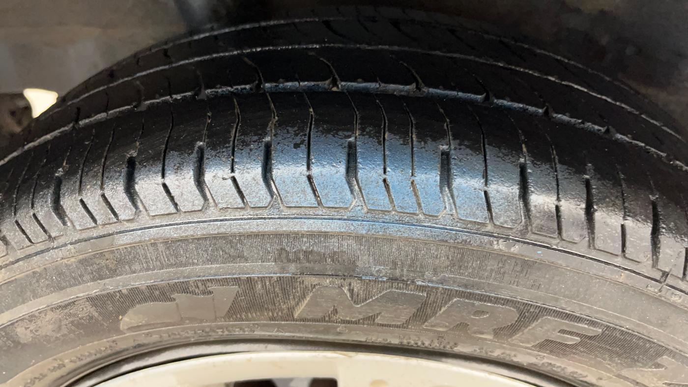 2014 Honda Brio S MT, Petrol, Manual, 83,405 km, Right Rear Tyre Tread