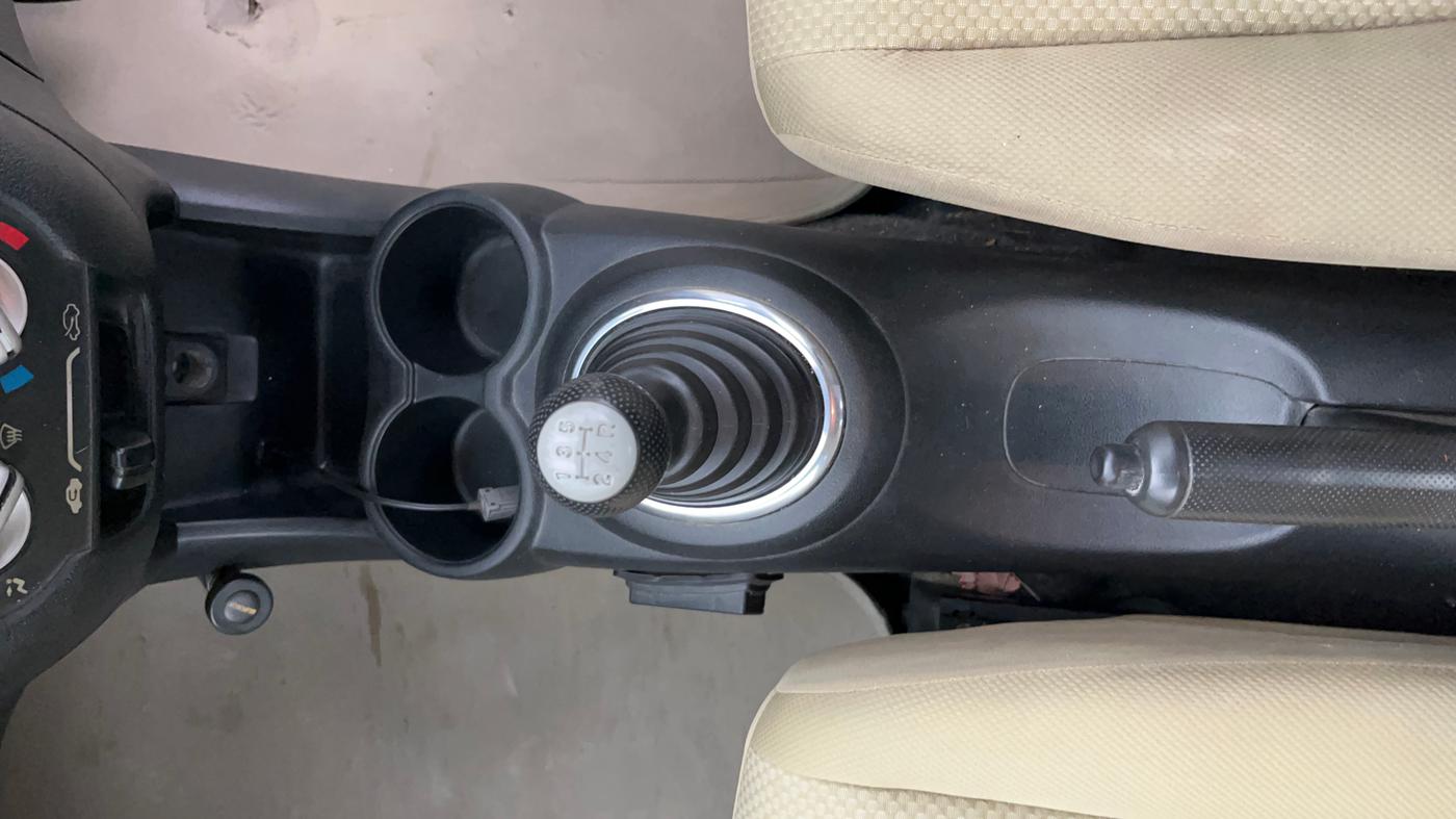 2014 Honda Brio S MT, Petrol, Manual, 83,405 km, Gear Lever