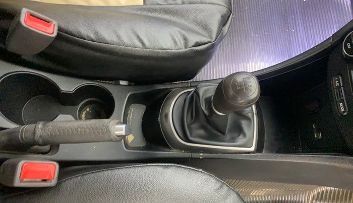 2016 Hyundai Verna 1.6 VTVT SX, Petrol, Manual, 1,13,295 km, Gear Lever