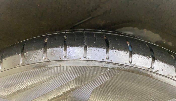 2016 Hyundai Verna 1.6 VTVT SX, Petrol, Manual, 1,13,295 km, Left Rear Tyre Tread