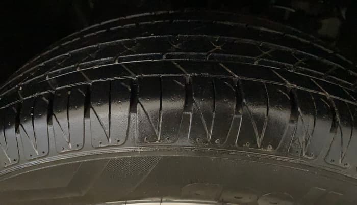 2021 Maruti Vitara Brezza ZXI PLUS DUAL TONE, Petrol, Manual, 72,226 km, Right Front Tyre Tread