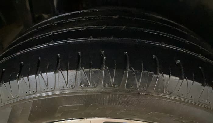 2021 Maruti Vitara Brezza ZXI PLUS DUAL TONE, Petrol, Manual, 72,226 km, Right Rear Tyre Tread