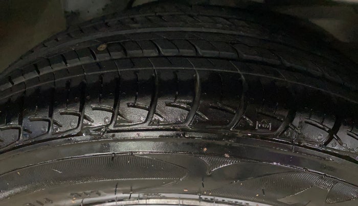 2013 Hyundai i20 MAGNA 1.2, Petrol, Manual, 70,859 km, Left Rear Tyre Tread