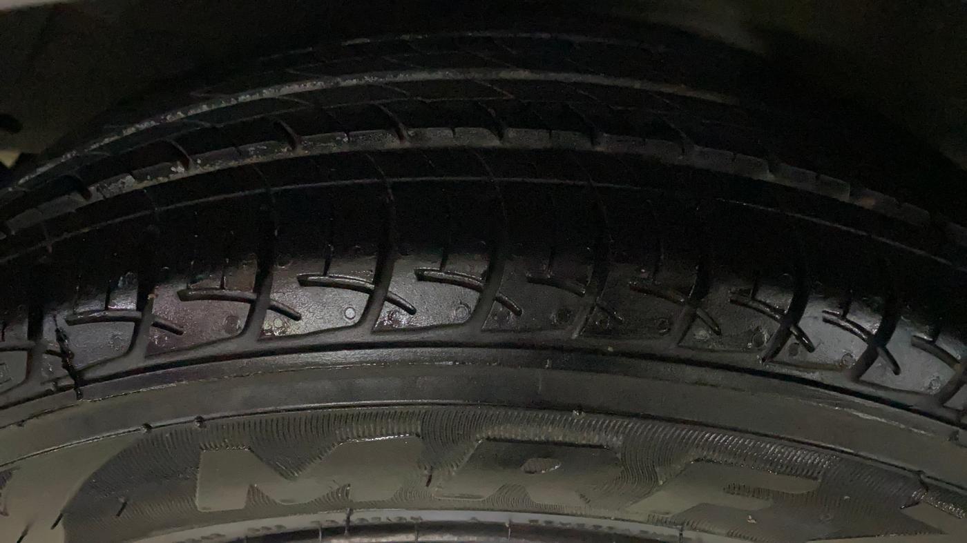 2013 Hyundai i20 MAGNA 1.2, Petrol, Manual, 70,859 km, Right Rear Tyre Tread