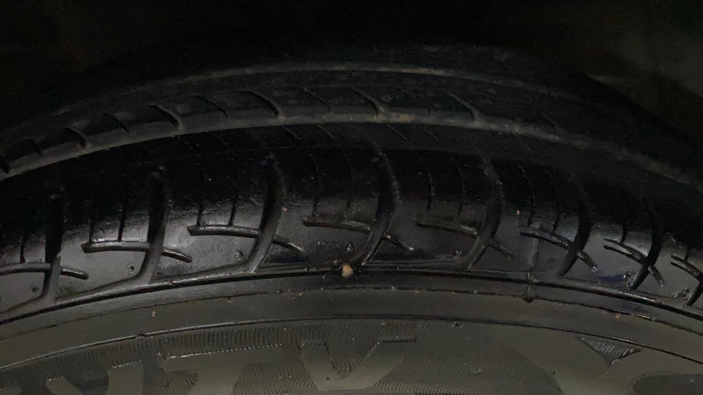 2013 Hyundai i20 MAGNA 1.2, Petrol, Manual, 70,859 km, Right Front Tyre Tread