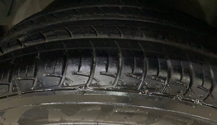 2013 Hyundai i20 MAGNA 1.2, Petrol, Manual, 70,859 km, Left Front Tyre Tread