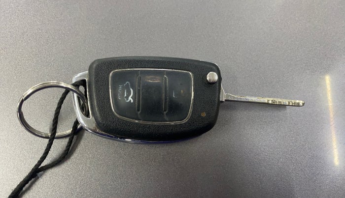 2013 Hyundai i20 MAGNA 1.2, Petrol, Manual, 70,859 km, Key Close Up