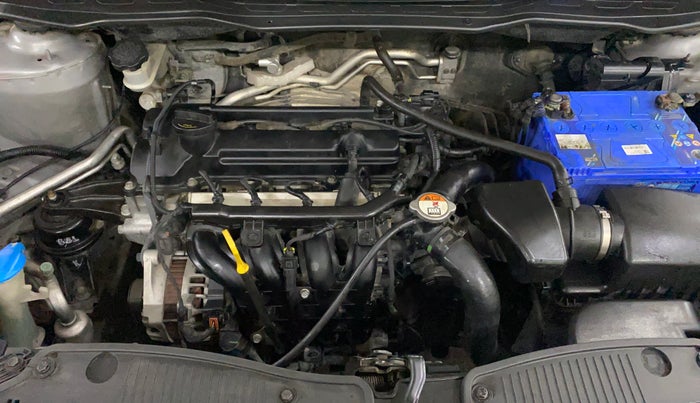 2013 Hyundai i20 MAGNA 1.2, Petrol, Manual, 70,859 km, Engine View
