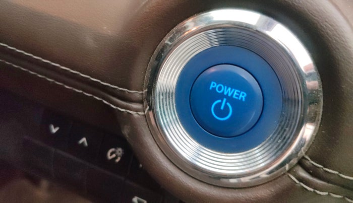 2023 Toyota URBAN CRUISER HYRYDER V HYBRID, Hybrid, Automatic, 77,333 km, Keyless Start/ Stop Button