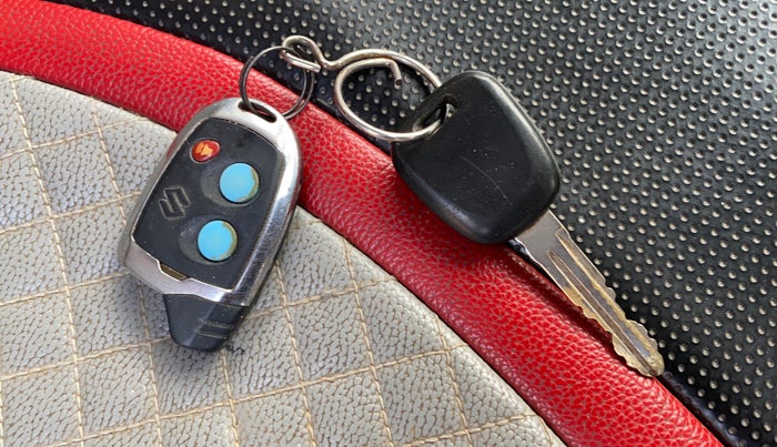 2018 Maruti Alto 800 LXI, Petrol, Manual, 82,612 km, Key Close Up