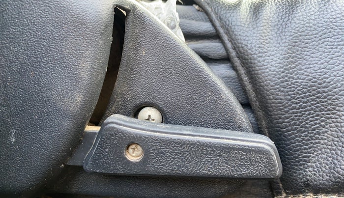 2018 Maruti Alto 800 LXI, Petrol, Manual, 82,612 km, Driver Side Adjustment Panel