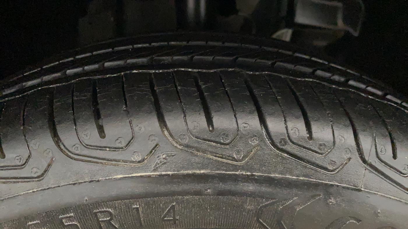 2021 Tata Tiago XE PETROL, Petrol, Manual, 4,384 km, Right Front Tyre Tread