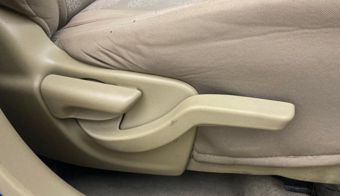 2014 Honda Brio VX AT, Petrol, Automatic, 21,742 km, Driver Side Adjustment Panel