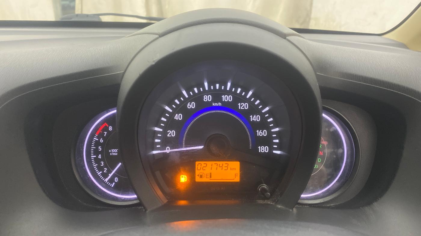 2014 Honda Brio VX AT, Petrol, Automatic, 21,742 km, Odometer Image