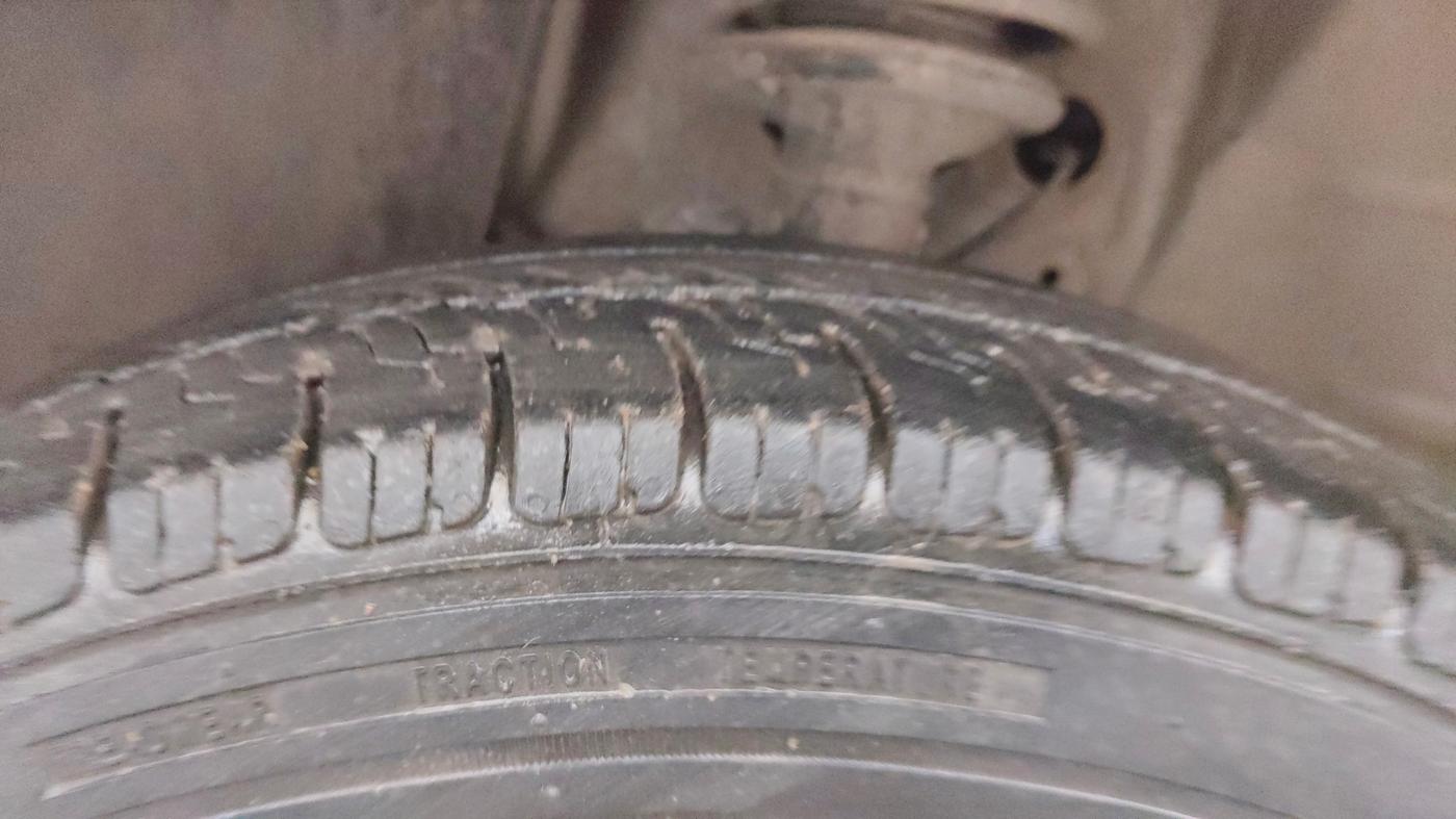 2019 Maruti New Wagon-R LXI CNG 1.0, CNG, Manual, 49,601 km, Left Front Tyre Tread