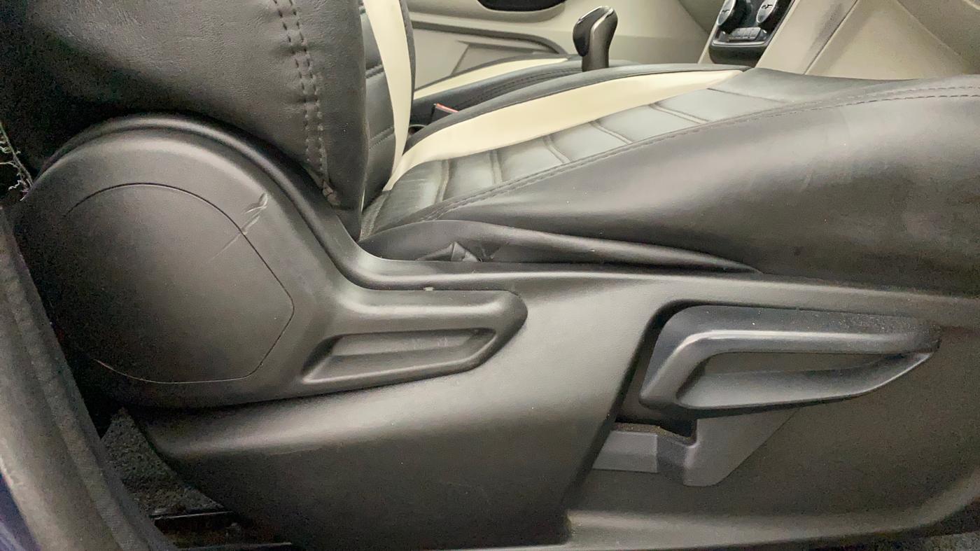 2022 Tata TIGOR XZ PLUS CNG, CNG, Manual, 65,049 km, Driver Side Adjustment Panel