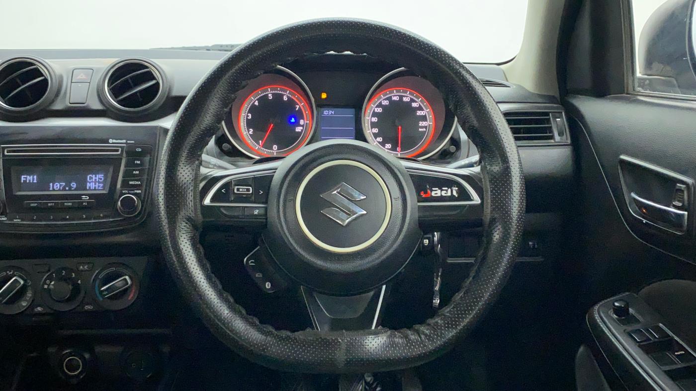 2018 Maruti Swift VXI, CNG, Manual, 98,221 km, Steering Wheel Close Up