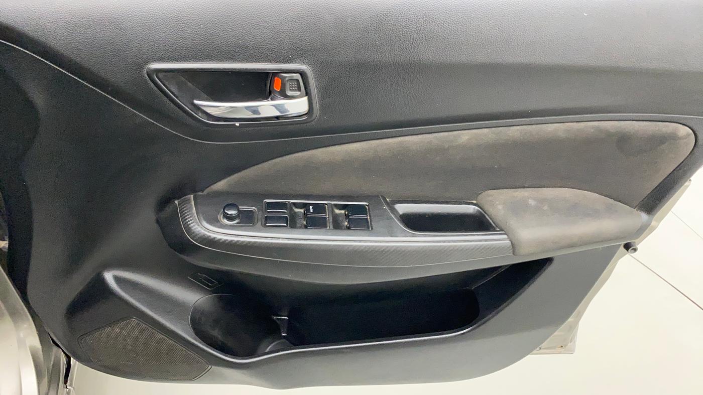 2018 Maruti Swift VXI, CNG, Manual, 98,221 km, Driver Side Door Panels Control