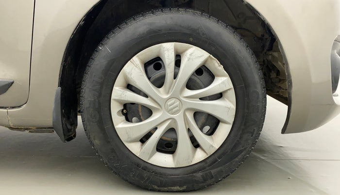 2018 Maruti Swift VXI, CNG, Manual, 98,221 km, Right Front Wheel
