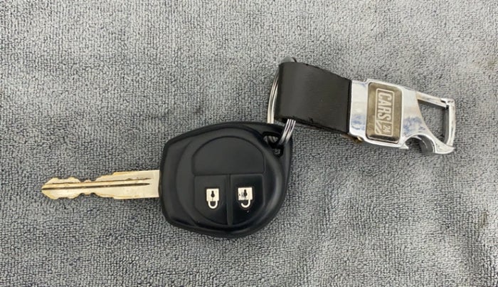 2018 Maruti Swift VXI, CNG, Manual, 98,221 km, Lock system - Dork lock functional only from remote key