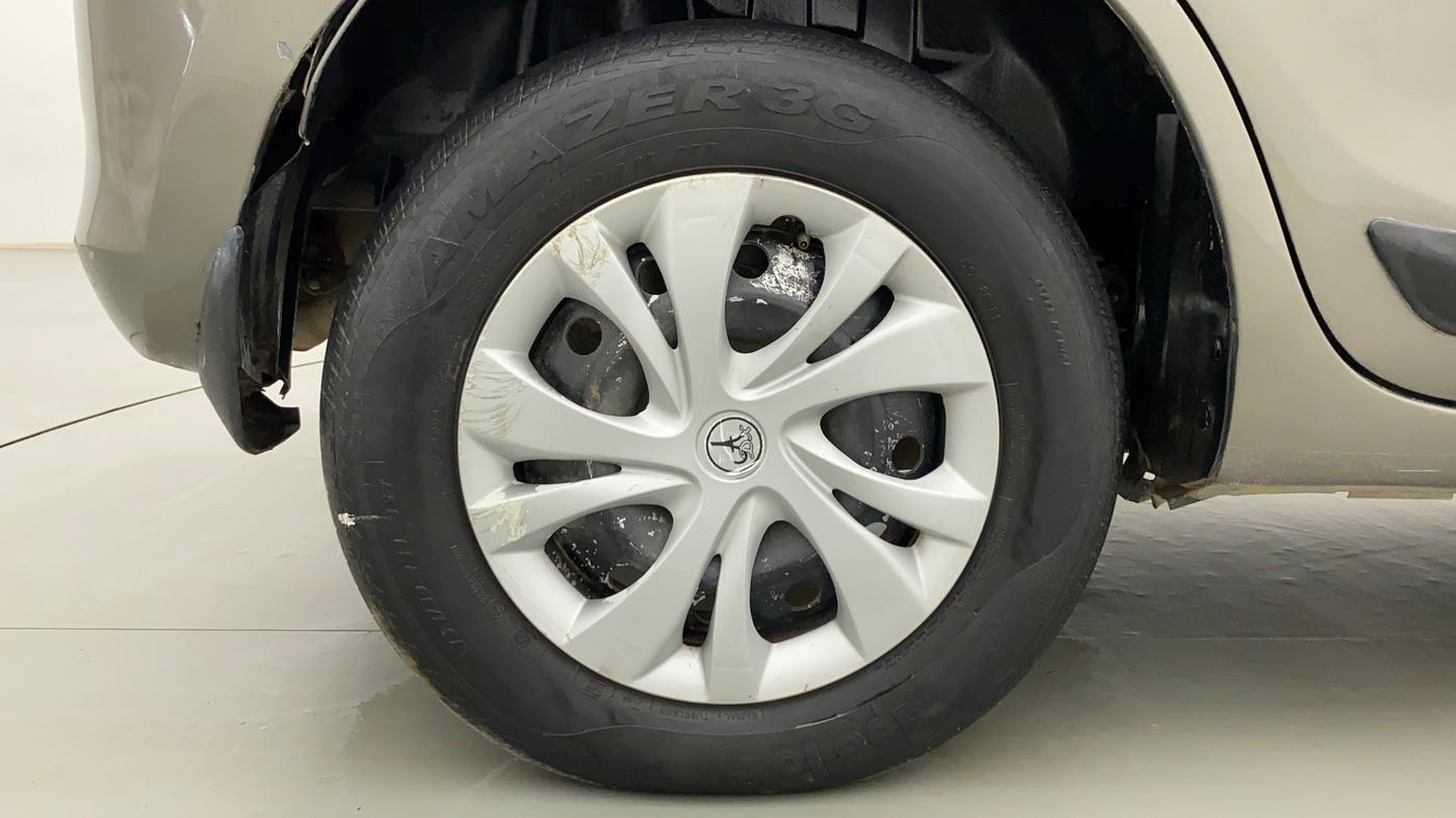 2018 Maruti Swift VXI, CNG, Manual, 98,221 km, Right Rear Wheel