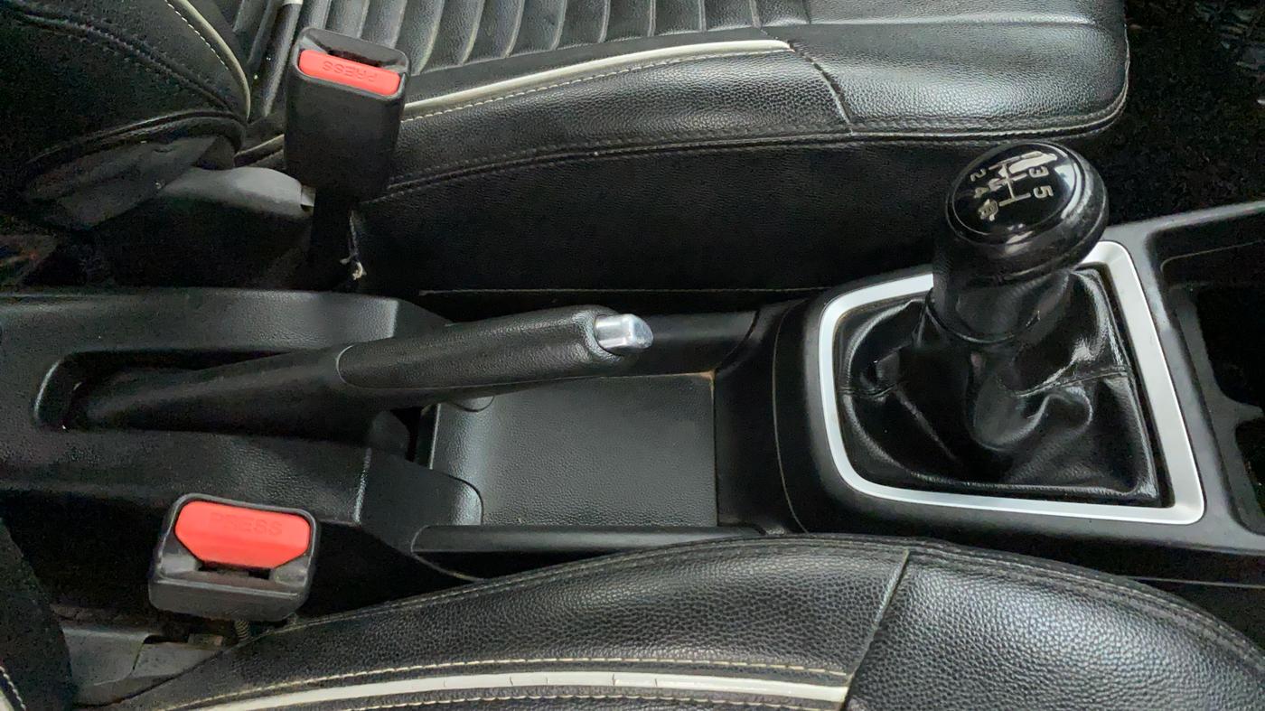 2018 Maruti Swift VXI, CNG, Manual, 98,221 km, Gear Lever