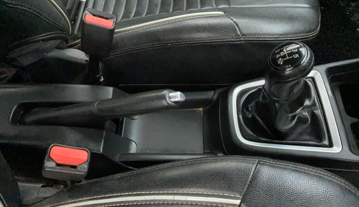 2018 Maruti Swift VXI, CNG, Manual, 98,221 km, Gear Lever