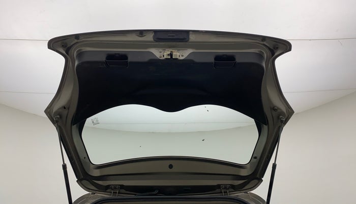 2018 Maruti Swift VXI, CNG, Manual, 98,221 km, Boot Door Open