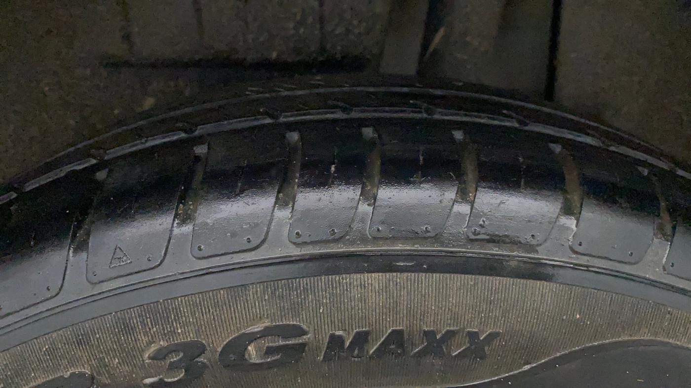 2019 Maruti Dzire VXI, Petrol, Manual, 31,996 km, Left Rear Tyre Tread